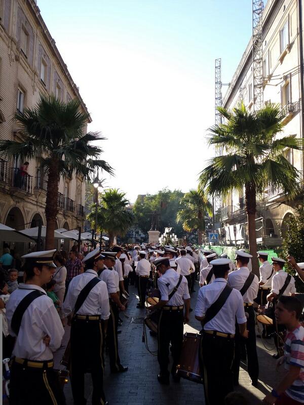 La Cruz de Mayo de San Francisco junto a Colón <a href="/ExpiracionH/">Expiración Huelva</a>