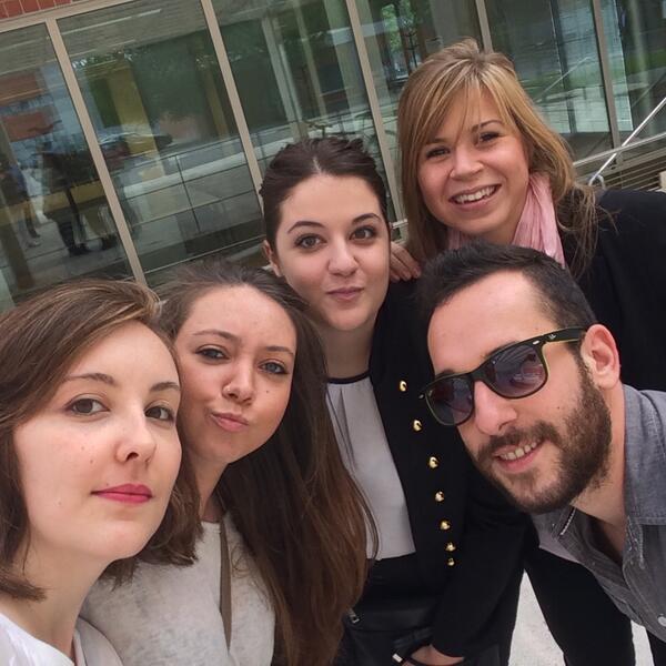 Porras_yo's tweet photo. Selfie con la graduada @ele_gracia te queremos❤️ @carlotacuqui @beagonlo @esterere91 http://t.co/sTNERAEfjC