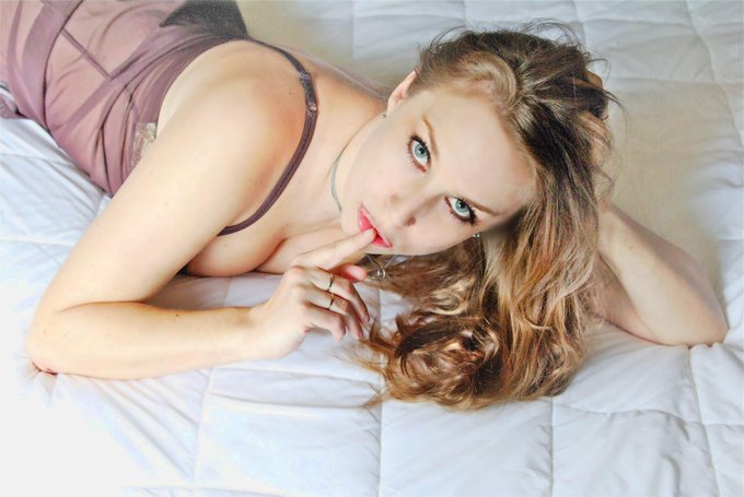 Kisses and hugs to everybody http://t.co/evgvHNQEjO<a href="/tag/photography"class="tags"><span>#photography</span></a>