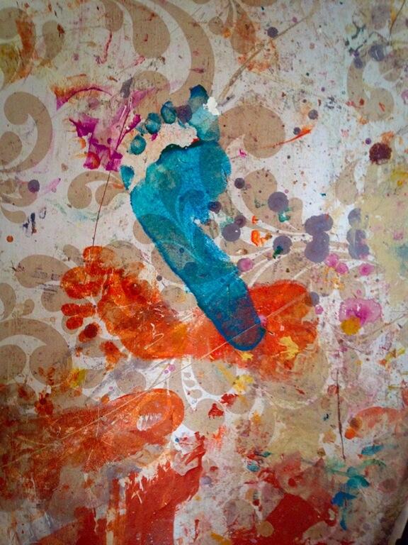 RetoSava's tweet photo. Toby Penney @TobyPenney
Evidence of her work, made by my little studio mate! #Studioshot #lifewitha4yo #ilovemyjob https://t.co/Rnd5wiO0NZ