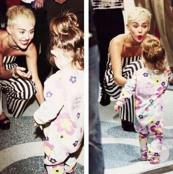 BobHalgreen's tweet image. Nobody ever shows the good side of her.👎