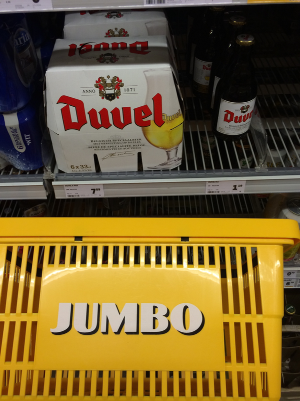 MijntjePluimers's tweet image. De brandende vraag die bij iedereen al de hele dag op de lippen ligt: Verkoopt #jumbo #barneveld Duvel? Het antwoord: