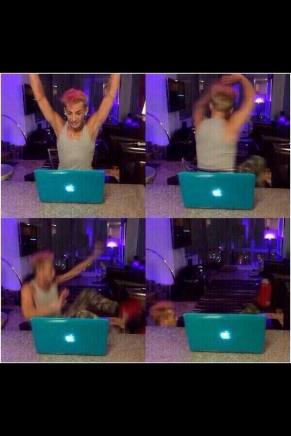 OsnapitzNaoomx's tweet image. This is me when I'm watching the problem music video 
#ProblemAtMidnight 
@ArianaGrande @FrankieJGrande
