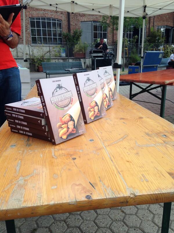 Tra poco @LucaIaccarino1 con il suo libro #cibodistrada
