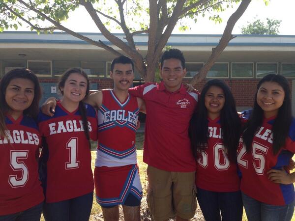 JGHSAVID's tweet photo. Good luck to my AVID Seniors @ Powder Puff tonight!! http://t.co/yCzv4ql677