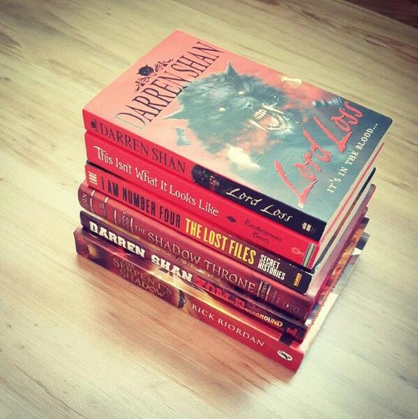 Bookish_Posts's tweet image. Red books ♡♡