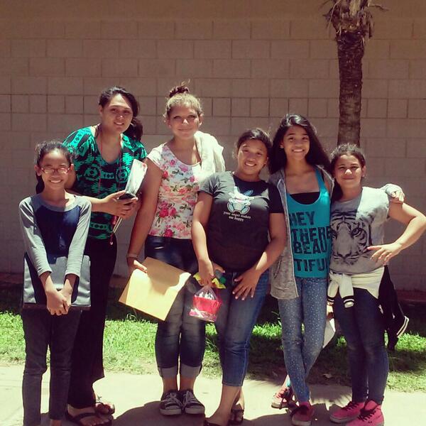 nerdstuff15's tweet image. Last day of skool missing meh GIRLS.