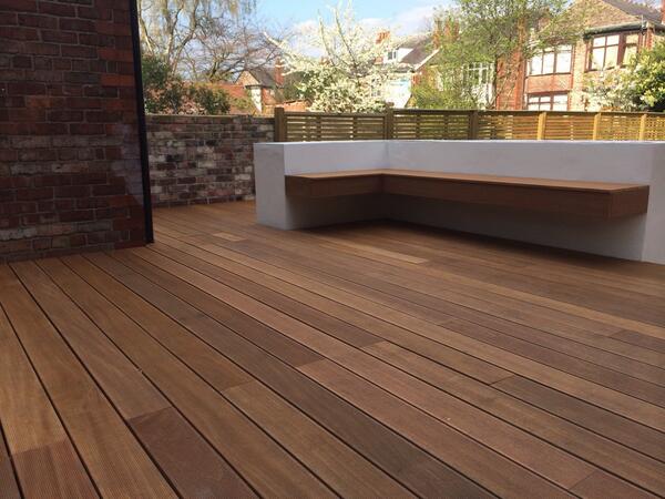 RegalLandscape's tweet photo. Recent #decking and #wall project. Yellow bulao supplied by customer #lookslovely #whalleyrange http://t.co/scInSORPAf