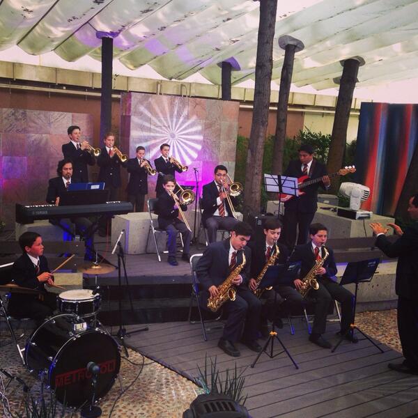 La banda de jazz infantil del colegio Northridge en #Paralelo23 con <a href="/anapordorica/">Ana Paula Ordorica</a>