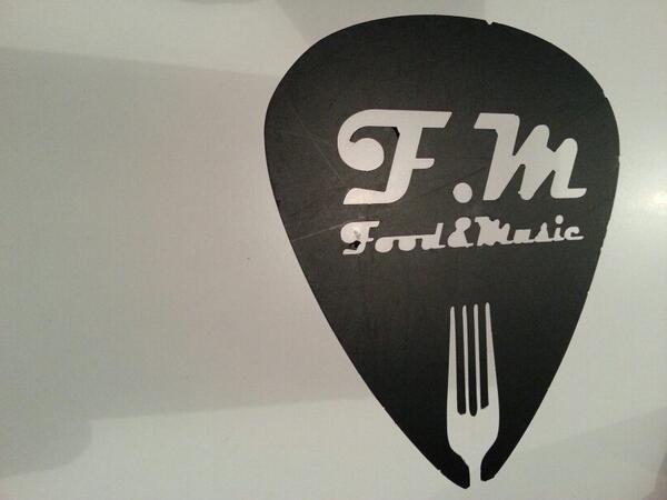 danicerezal's tweet photo. Viendo el trabajo de @albertochicote en el @FoodAndM #Cercedilla @pesadillacocina #PesadillaEnLaCocina http://t.co/uHi0zzMgX9