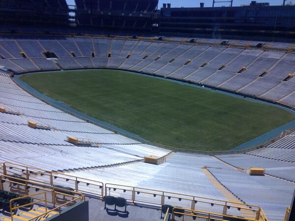 gegere's tweet image. Taking a couple hours to pitch an idea at an event called OnRamp at Lambeau Field.
