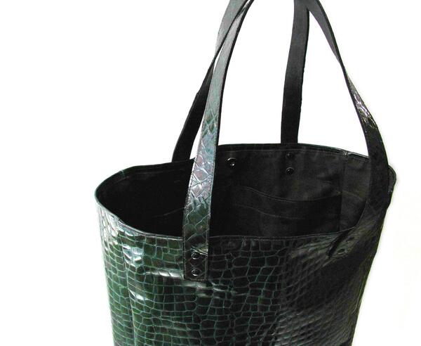 BeBraveMx's tweet photo. Avances Colección verano 2014, #Brave @BRAVEEP. Tote | 36 x 41 x 13 cm. | Piel + Forro de tela | Pieza única http://t.co/yKIe1vJg3v