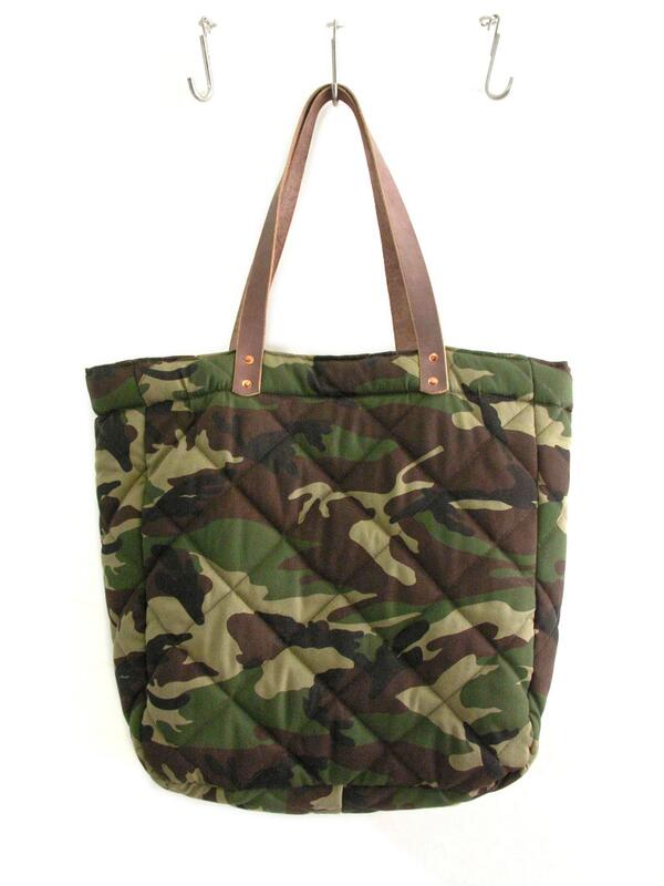 BeBraveMx's tweet photo. Avances Colección verano 2014 #Brave, @BRAVEEP. Tote Camuflaje, 38 x 41 x 13cm. Tela+forro+Asas de cuero, Pieza única http://t.co/PtXIdOgxMe