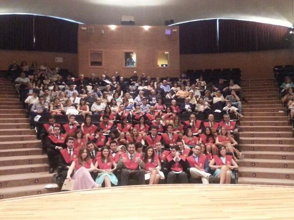 ddiegonn's tweet photo. Felicidades a la 24 promoción de Derecho de Albacete. Siempre en nuestro ♥ http://t.co/ENtFBRGSoF