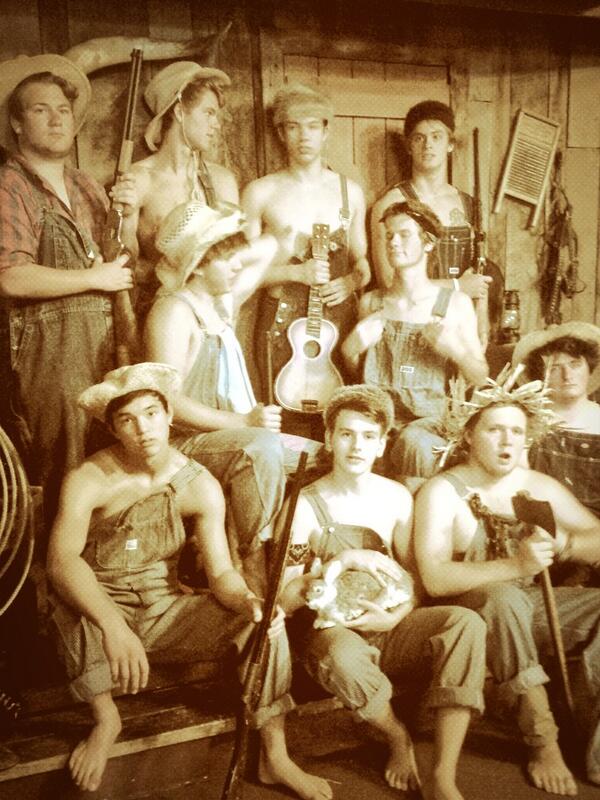 madzpipkin's tweet photo. Jus a bunch of good ol boys yeehaw http://t.co/jMfpUdnqkb