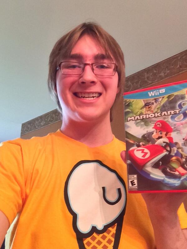 JoeW334's tweet photo. @JahovasWitniss Jahova shirt AND Mario Kart! Best day ever!!! http://t.co/m5CmOLgQvB