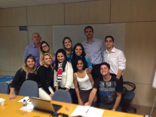 Revendas_HQ's tweet photo. Galera fera finalizando nosso manual no Rio #parceiro #dm #gerenteloja #cv #TNE #TSPc #TSPi #TRJ #TSL #TCO #TRS #HQ http://t.co/PHHnfG9h3V
