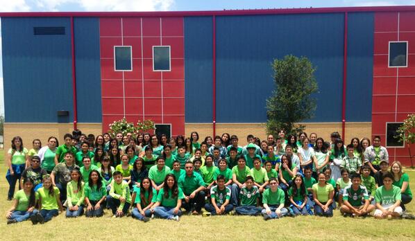 IDEAschools's tweet photo. #IDEAMcAllen scholars proudly wear green to show their support of First Gen college graduates! #proofpointday http://t.co/DytJJcflO3