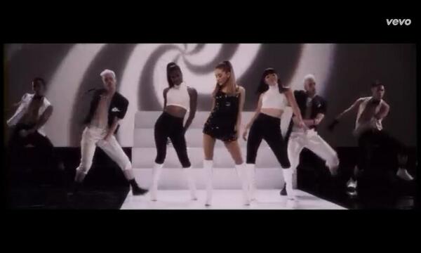 littlebutera_'s tweet image. Omg cudowne,najlepsze ,najpiekniejsza jezu #problemvid @ArianaGrande