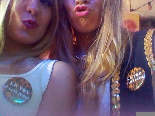 AnaChichoRG's tweet photo. Y seguimos liandolaa parda jajaja @miresansep http://t.co/3r8TcCLdqx