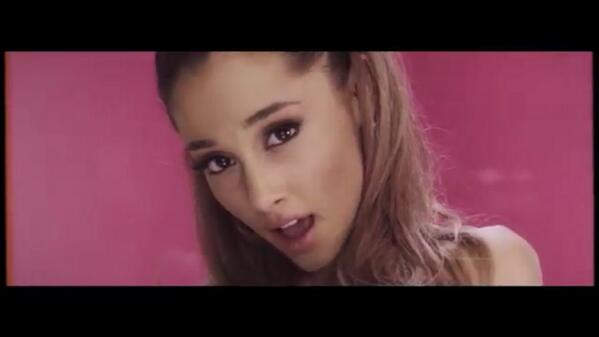 ElizaDallas's tweet image. I absolutely love this video omfg it's perfect👩💭👩👸 @ArianaGrande @IGGYAZALEA #problem #BuyProblemOniTunes #problemvid