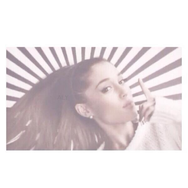 ariloveyouuu's tweet image. ONE LESS PROBLEM WITHOUT YA
#WatchingProblemVideoOnVevo