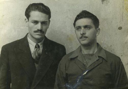 yannisdalezios's tweet photo. Σαν σήμερα, το 1941 κατέβασαν τη σβάστικα από την Ακρόπολη. http://t.co/JVtXOC9RJS