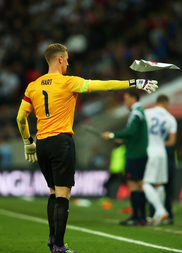 Bo6Vff0CAAAjPb0 Mexican Wave and Paper Airplanes steal the show during England 3   Peru 0 [Pictures]