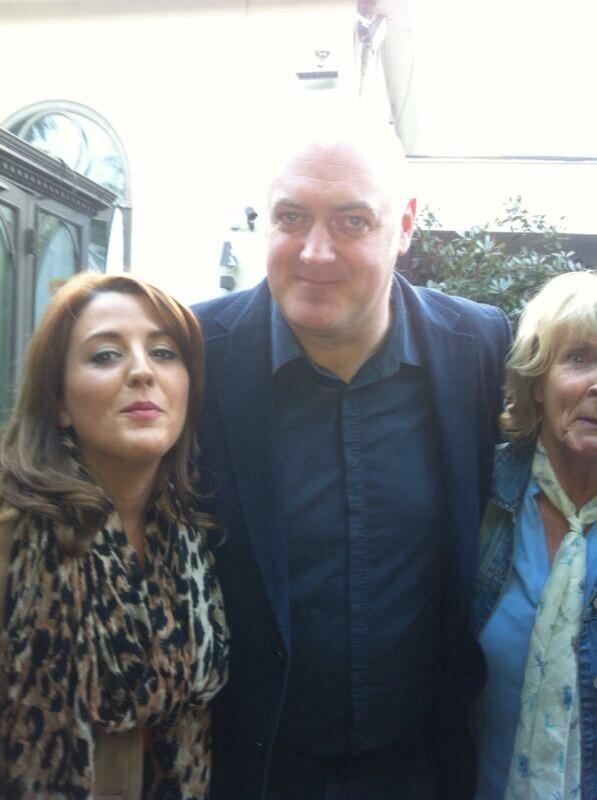 kylaL2011's tweet photo. Jealous of my sister sending me pics of meeting @daraobriain in Kilkenny he looks like he's having fun 🙈🙊 http://t.co/n2iFcASSQW