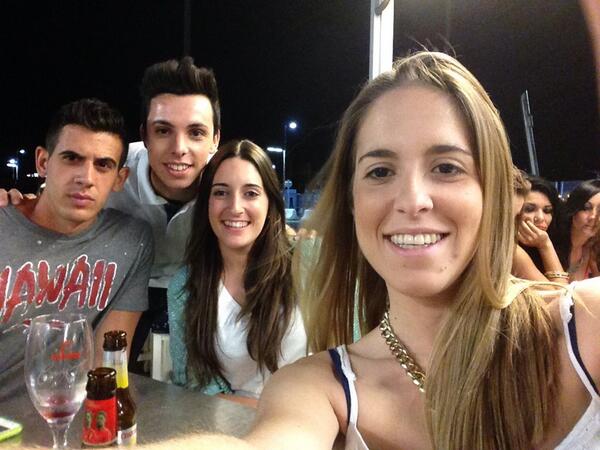 roociogil's tweet photo. Vamooo @VioletaaRobless @yeyobueno @danieliyo19 http://t.co/KTyYU8atDJ