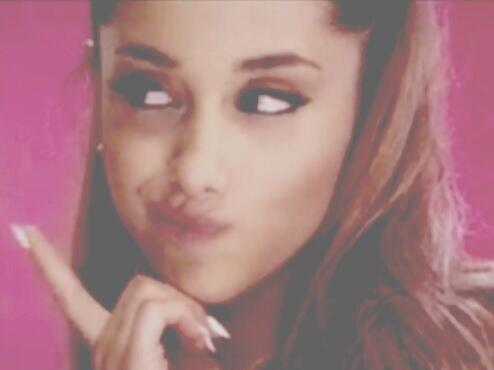 h4rrystrong's tweet image. #problemvideotoday @ArianaGrande That's perfect😍