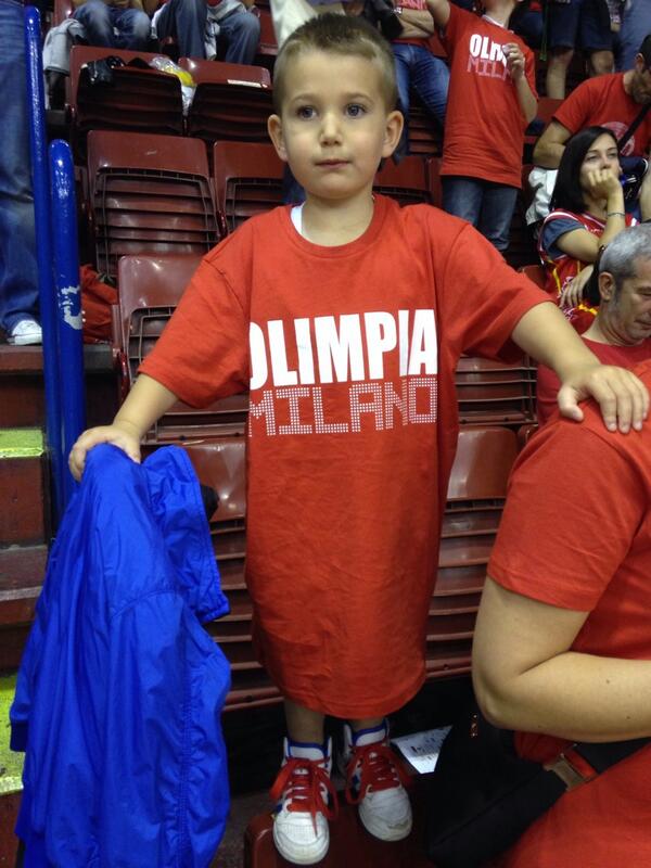 SpeedMax72's tweet photo. @OlimpiaEA7Mi Pietro Balza sempre presente! ✌️👍 http://t.co/hExHVxTSsh