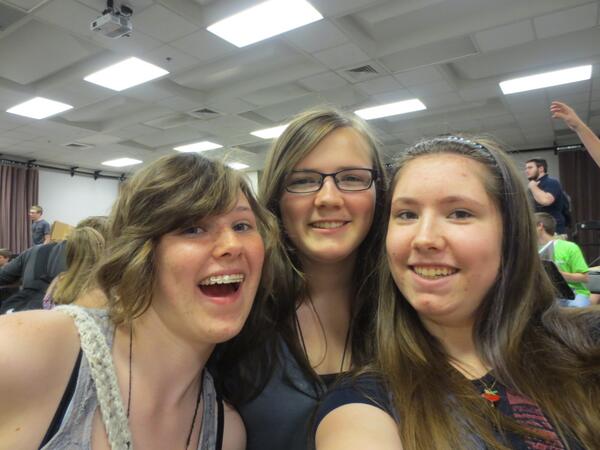 ElisabethRtr's tweet photo. my amazing friends part 6 http://t.co/jVCeL4VRdM