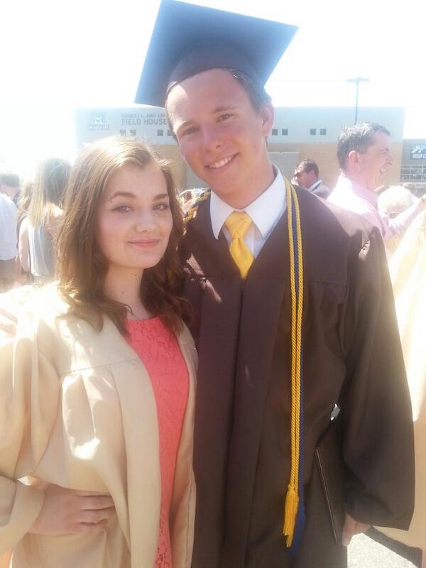 fillevintage's tweet photo. @BrodyMoore1 so glad to finally be graduated! 🎉 http://t.co/EjSJarW1kd