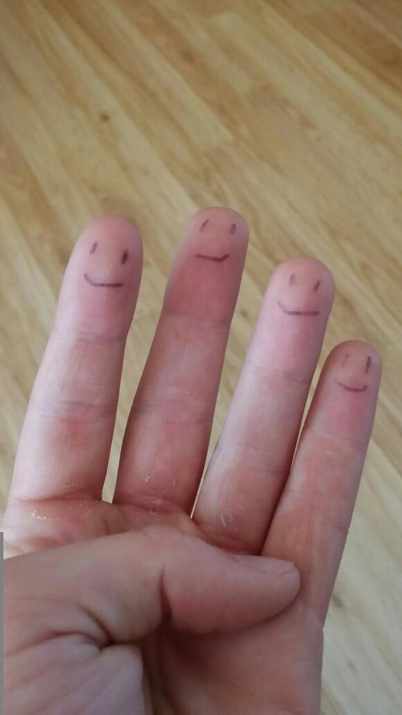 Danthecrazyman's tweet photo. Just hanging out with my friends. http://t.co/ddfTTcEOnu