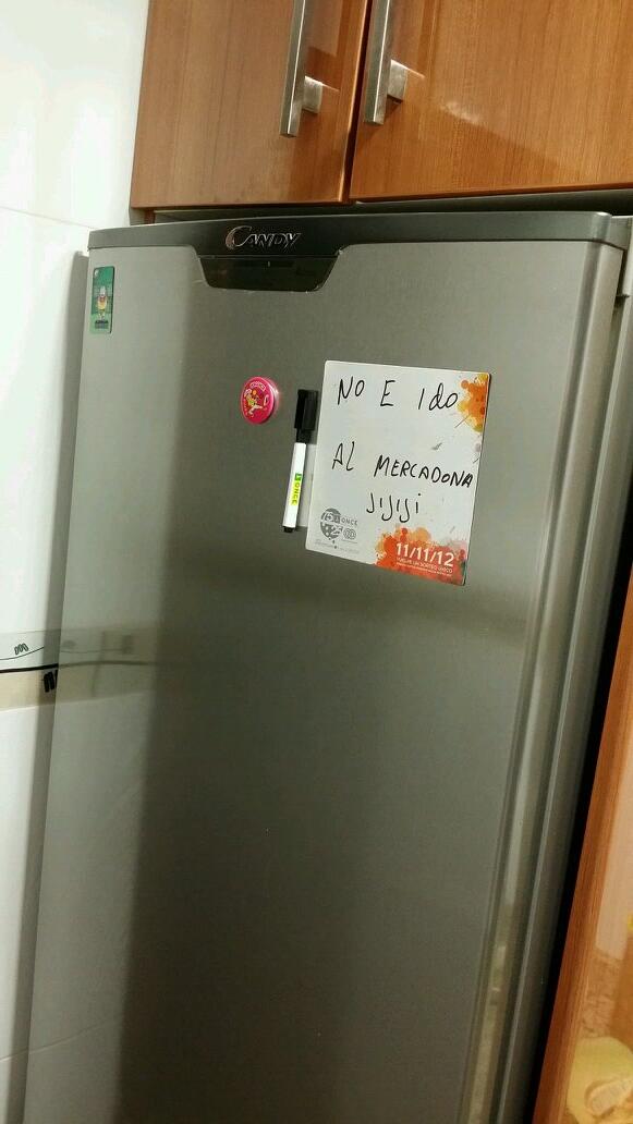 javierlailu's tweet photo. LLEGAR A LA NEVERA Y ENCONTRARME ESTO JAJAJAJA TU O MAMA?? @Ana_Verga me e partido¡😃😃 http://t.co/qaNOvd7vfe