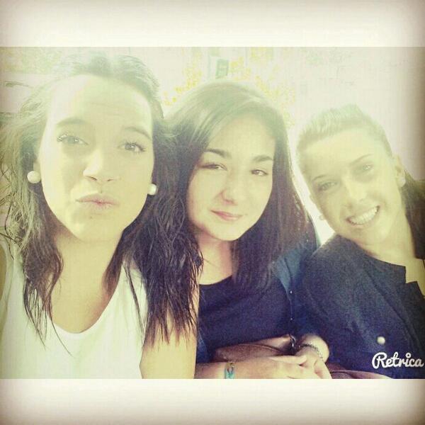 Maa23ria's tweet photo. La suerte de tenerlas @Ana4Ruiza @Patri_17RC http://t.co/TVhIQltz4v