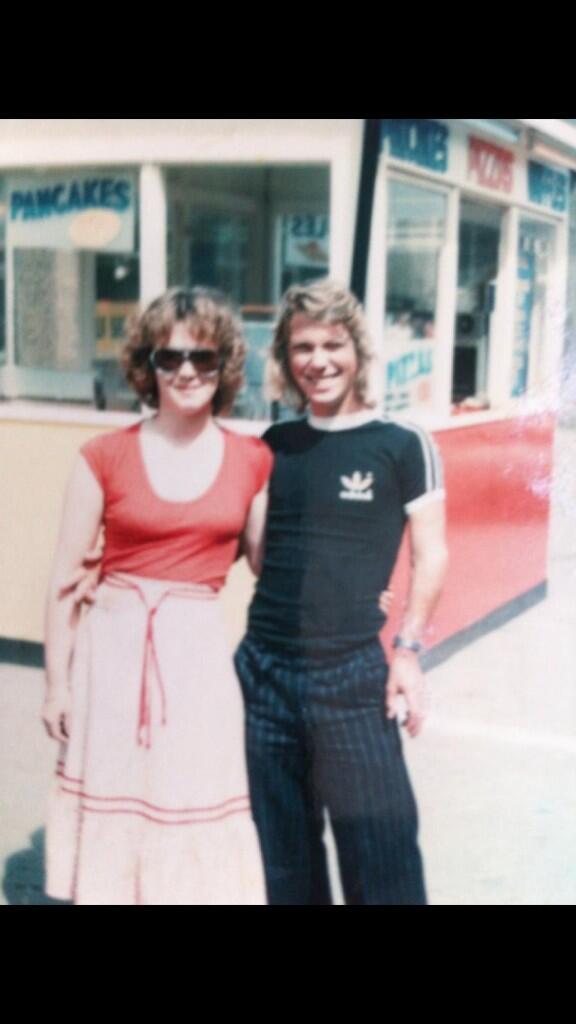 smbodb's tweet photo. My mum and dad in the 70s classic love them http://t.co/Kse7yLpjPo