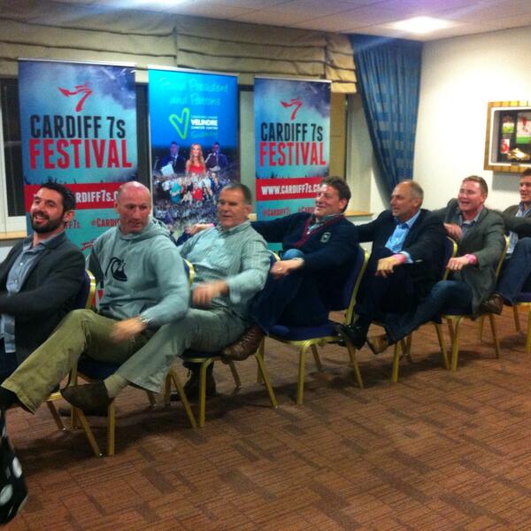 gareththomas14's tweet image. I'm holding this boat together!!! Steve Redgrave is the weak link!!