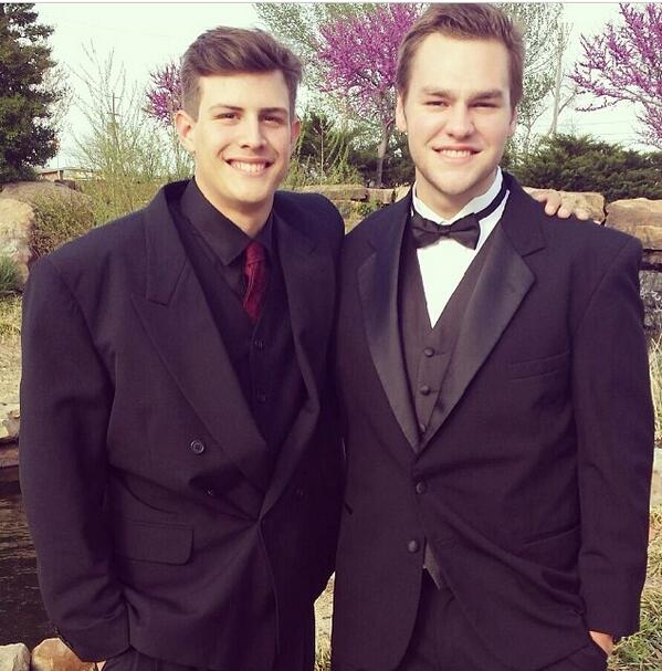 Hunter_Goins95's tweet photo. “@JHSClassOf14: 2:30. Boom. It's over. Quote this with your favorite pics from the past years at Jenks.” http://t.co/aiBG6KlZGw