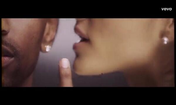 arianafeatz's tweet image. minhas partes favoritas 💁 #WatchProblemVideoOnVEVO