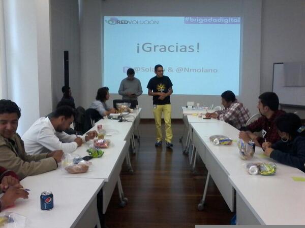 GobDigitalCO's tweet photo. En la inmersión con los jóvenes que apadrinarán a los desarrolladores de la #Agroton contamos con @solano y @nmolano http://t.co/E3wnDYzwBT