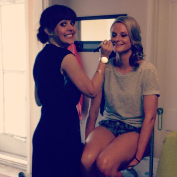 2 Chicks Makeup tweet media