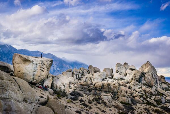 ORGEAR's tweet photo. Photo Gallery: Bouldering In The Buttermilks, CA. http://t.co/ZLhyl0hcpq http://t.co/ehyMaDcO1t