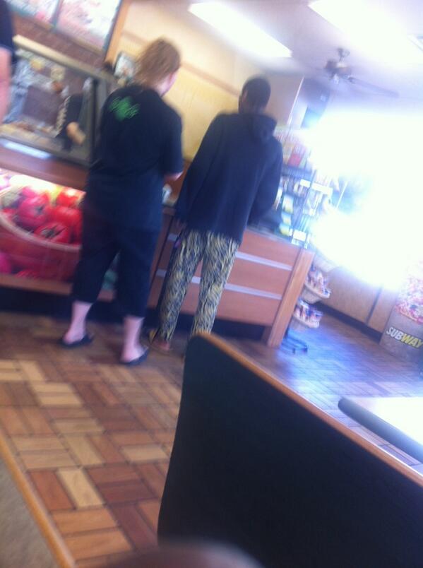 DezmonWalker's tweet photo. @joeyyy_boyy  thinks this nigga is fresh http://t.co/3OH2wP9hak