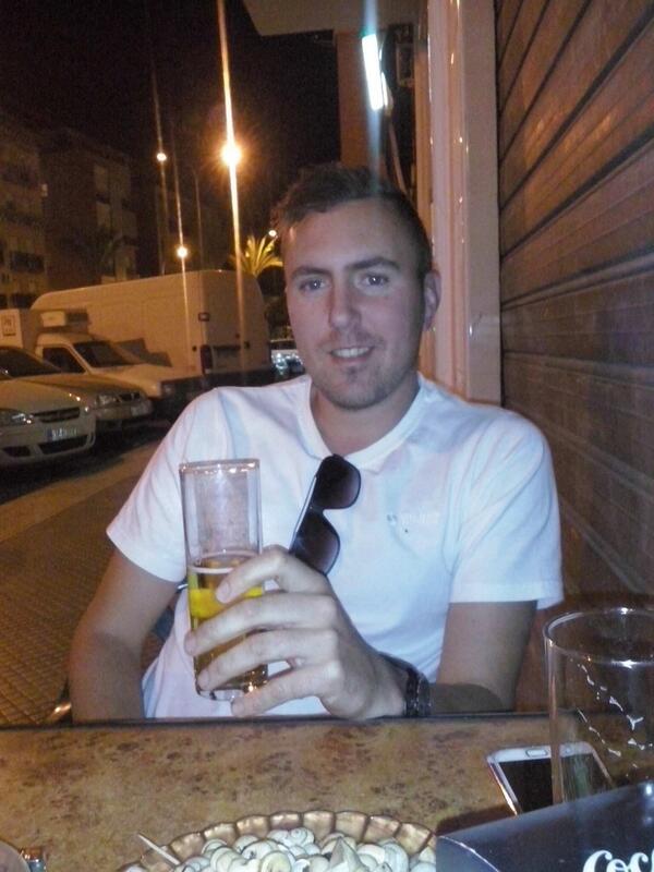 isavbellido's tweet photo. @adelpe_huelva viernes de caracoleo en laperdiz http://t.co/eRrBYcDxIY