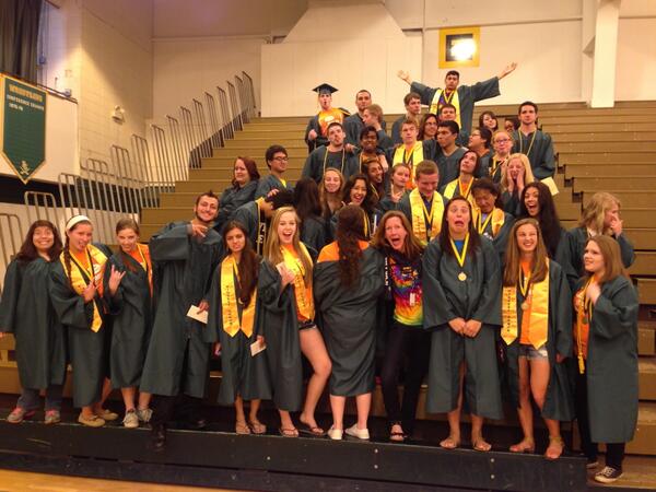 EGHS_APSpanish's tweet photo. ¡Hoy es viernes! One last time!  Good luck seniors! http://t.co/vPYegIlYPh