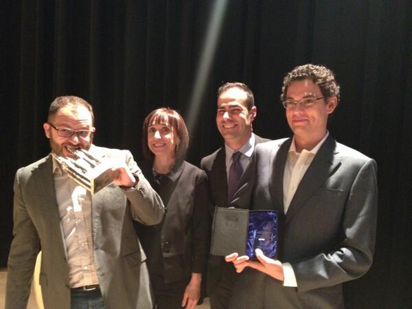 javisantana's tweet photo. Aún se ve algún premio merecido por ahí, felicidades @amaliahern @i_cruzado @nhpatt y @semurat #nocheInformaticaCyL http://t.co/JW70KtItoa