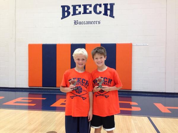 BeechHoops's tweet photo. Cone Dribble Champions Cutter Sisk and Braxton Socha #K3Camp #gobucs http://t.co/E1ORw5VAbL
