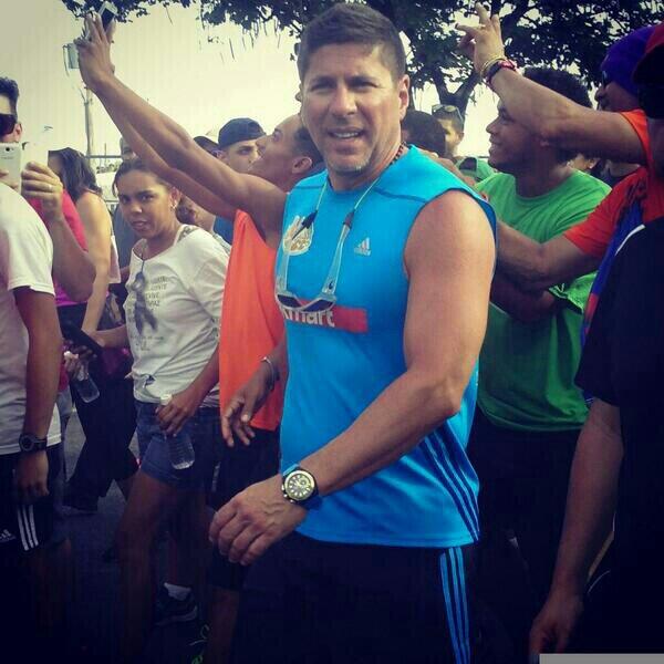 kennethjomar16's tweet photo. que Justin Bieber ni Justin Bieber este si es un Idolo. http://t.co/zoYZ3nr9ly